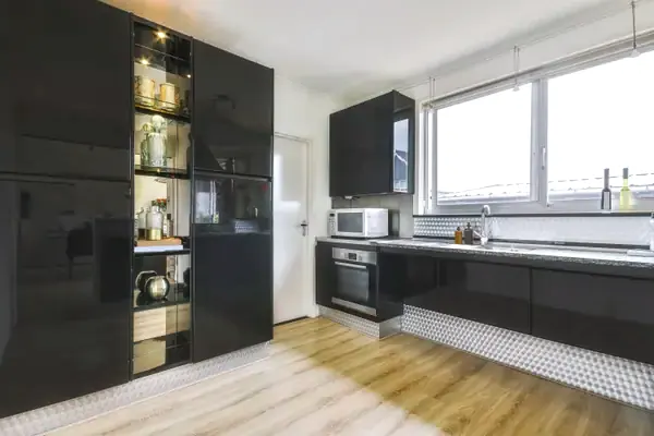 Apartamento reformado con muebles de madera en Olesa de Montserrat